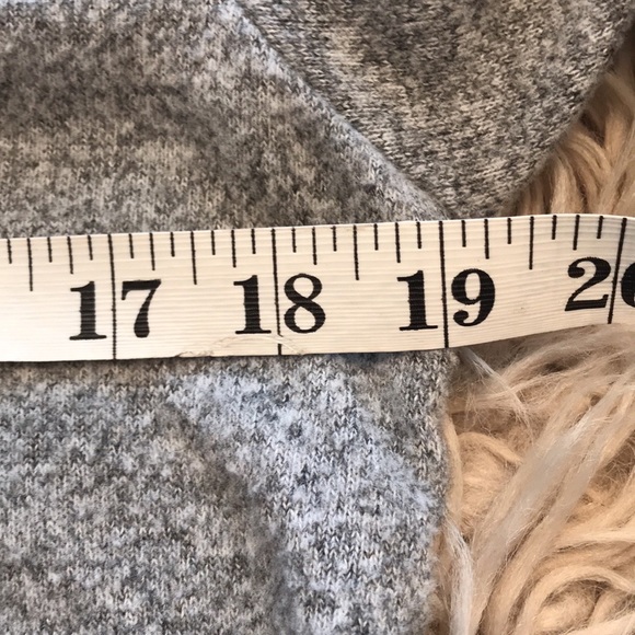 NWOT by Flora Nikrooz Sweater - Picture 5 of 7